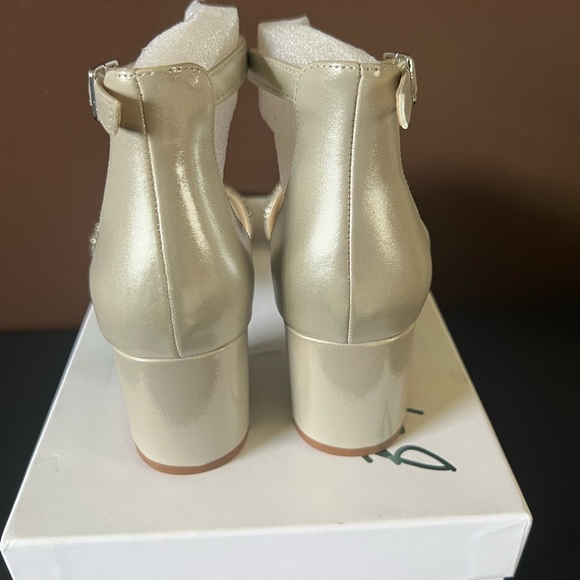 NEW Betsey Johnson Heels - Picture 6 of 8